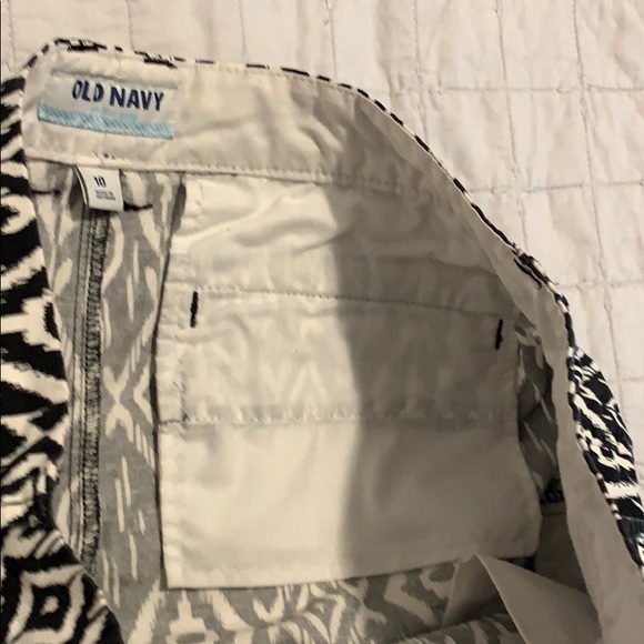 3 for $10🎁 Women’s old navy shorts size 10 - Picture 6 of 6